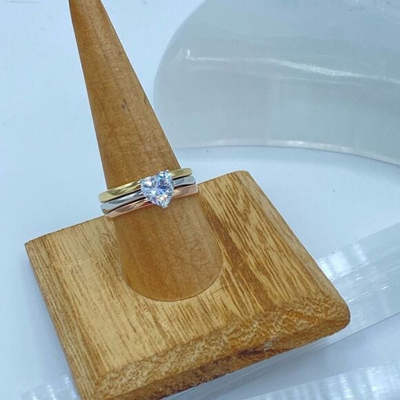 3-Piece Women's Stainless Steel Rings With Heart Shaped Cubic Zirconia - Picture 6 of 8